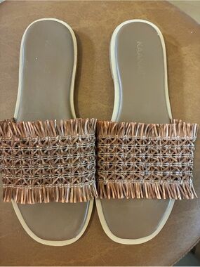Kaanas Woven Raffia Fringe Slide Sandals Size 9. Brown.